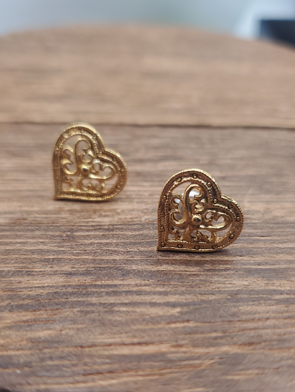 Heart Filigree Stud Earrings - Women Jewelry E1116